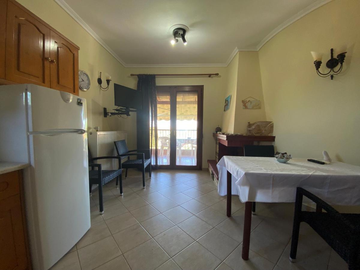 Caryatis Ntoridis Studios & Apartments In Afitos Exterior photo