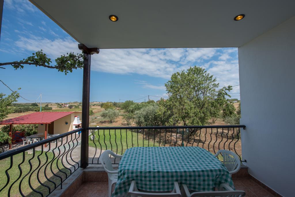 Caryatis Ntoridis Studios & Apartments In Afitos Exterior photo